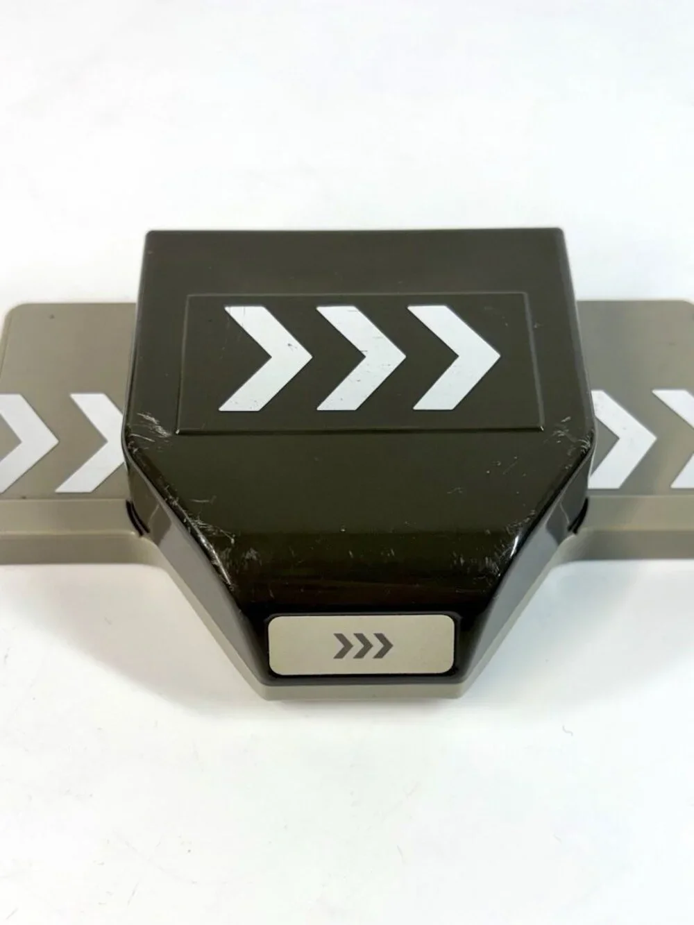 Stampin’ Up! CHEVRON Border Edge Paper Craft Punch Arrow Flat Locking Used